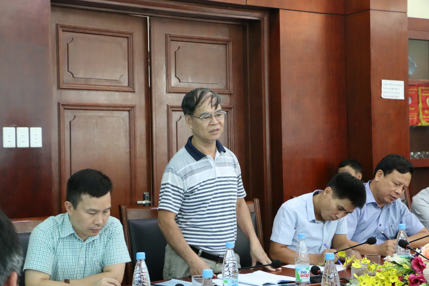 TS. Nguyễn Văn Đản – Nguyên Liên đoàn trưởng Liên đoàn Quy hoạch và Điều tra tài nguyên nước miền Bắc phát biểu ý kiến đóng góp tại Hội thảo 